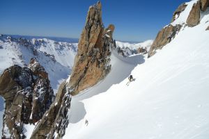 Esquí de montaña y de travesiá en Bariloche, Argentina, Patagonia