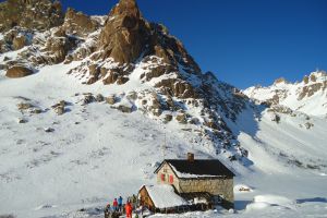 Esquí de montaña y de travesiá en Bariloche, Argentina, Patagonia